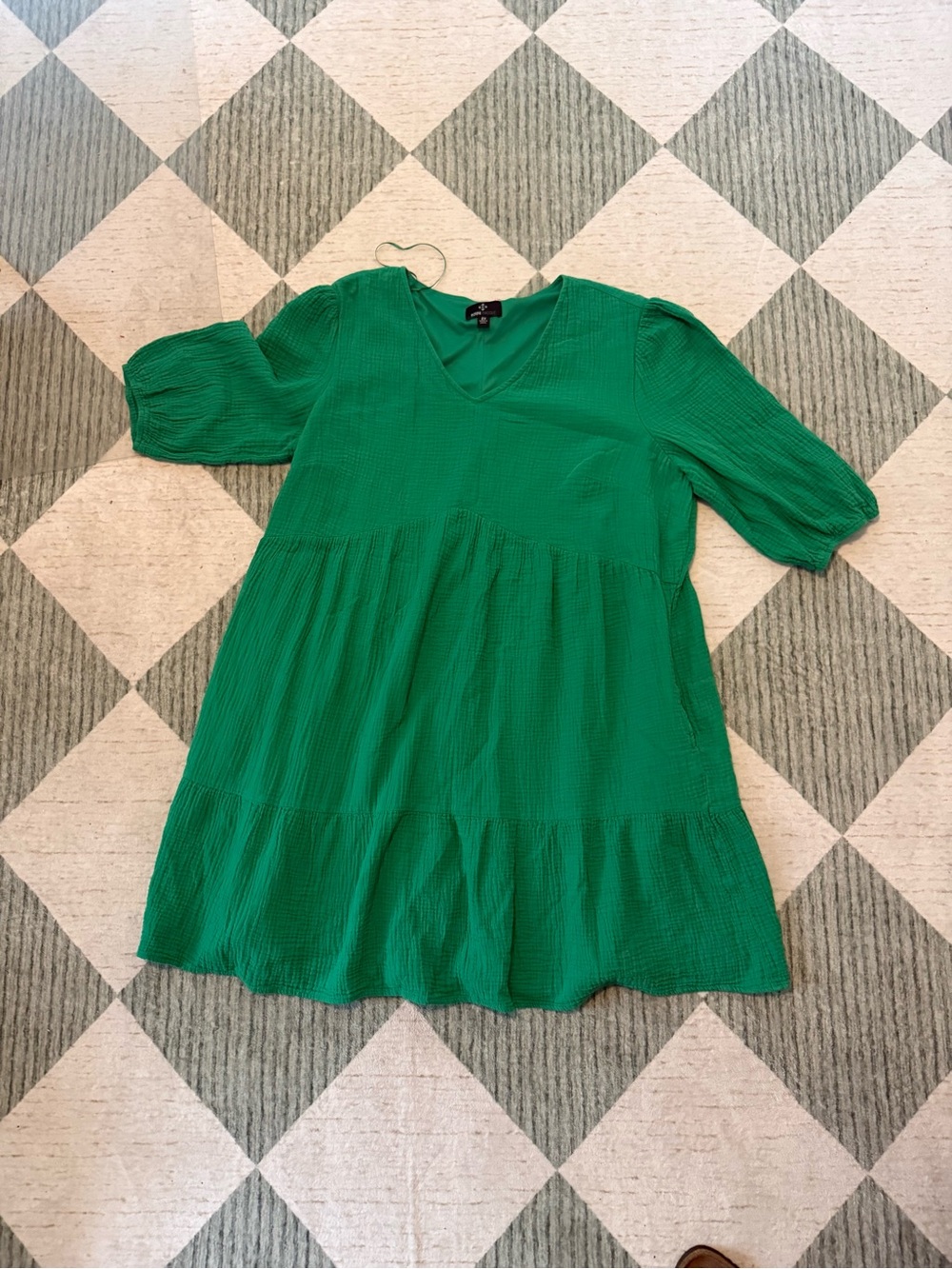 Ronni Nicole Green V-Neck Tiered Casual Dress